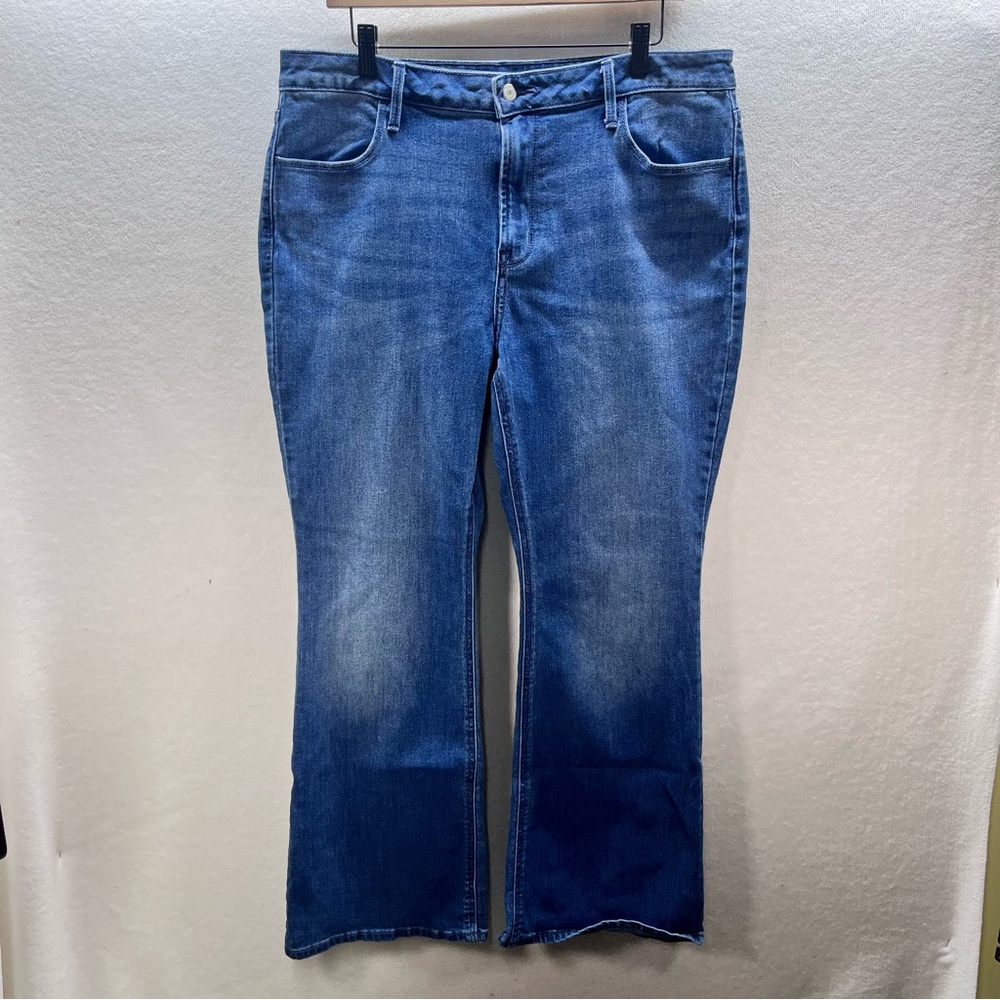 Old Navy High Rise Wow Flare Jeans Womens 14 Plus Stretch Blue Denim 3091